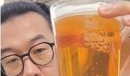 男的喝四瓶酒爆料视频,男子酒后真言揭露惊人内幕